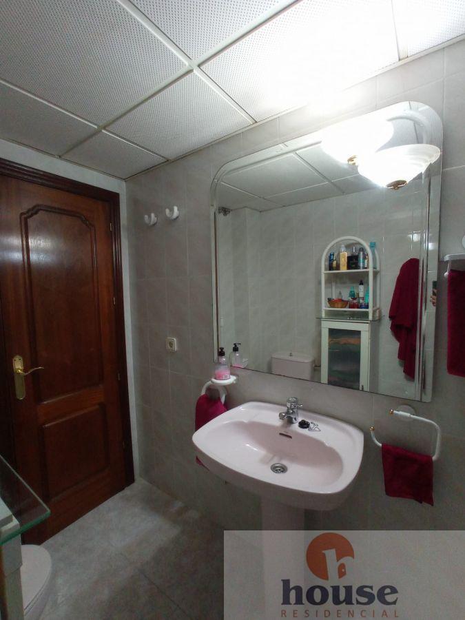 For sale of flat in Córdoba