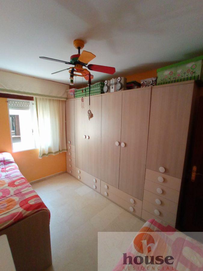 For sale of flat in Córdoba