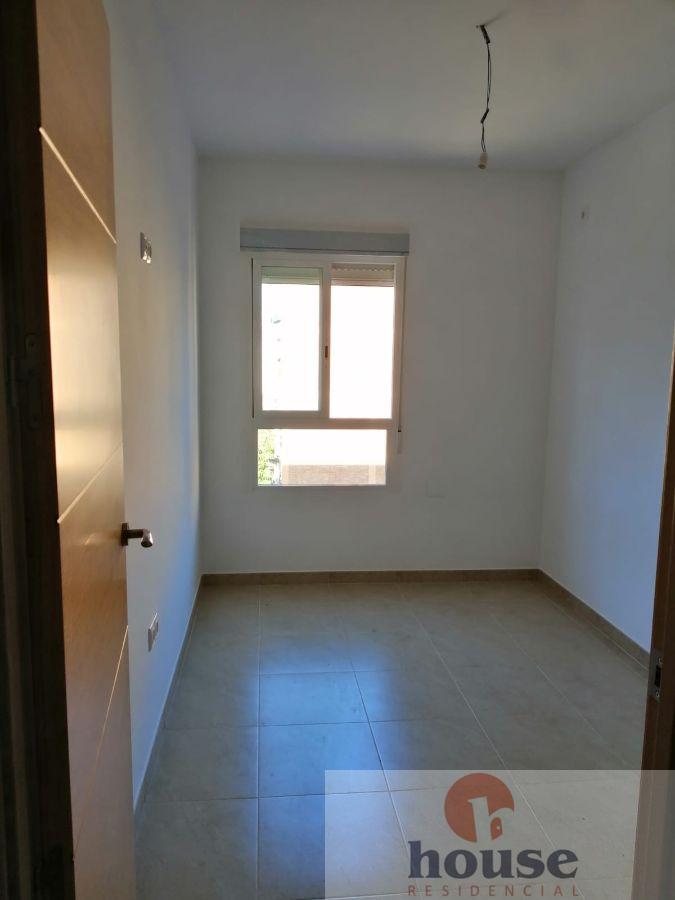 For sale of flat in Córdoba