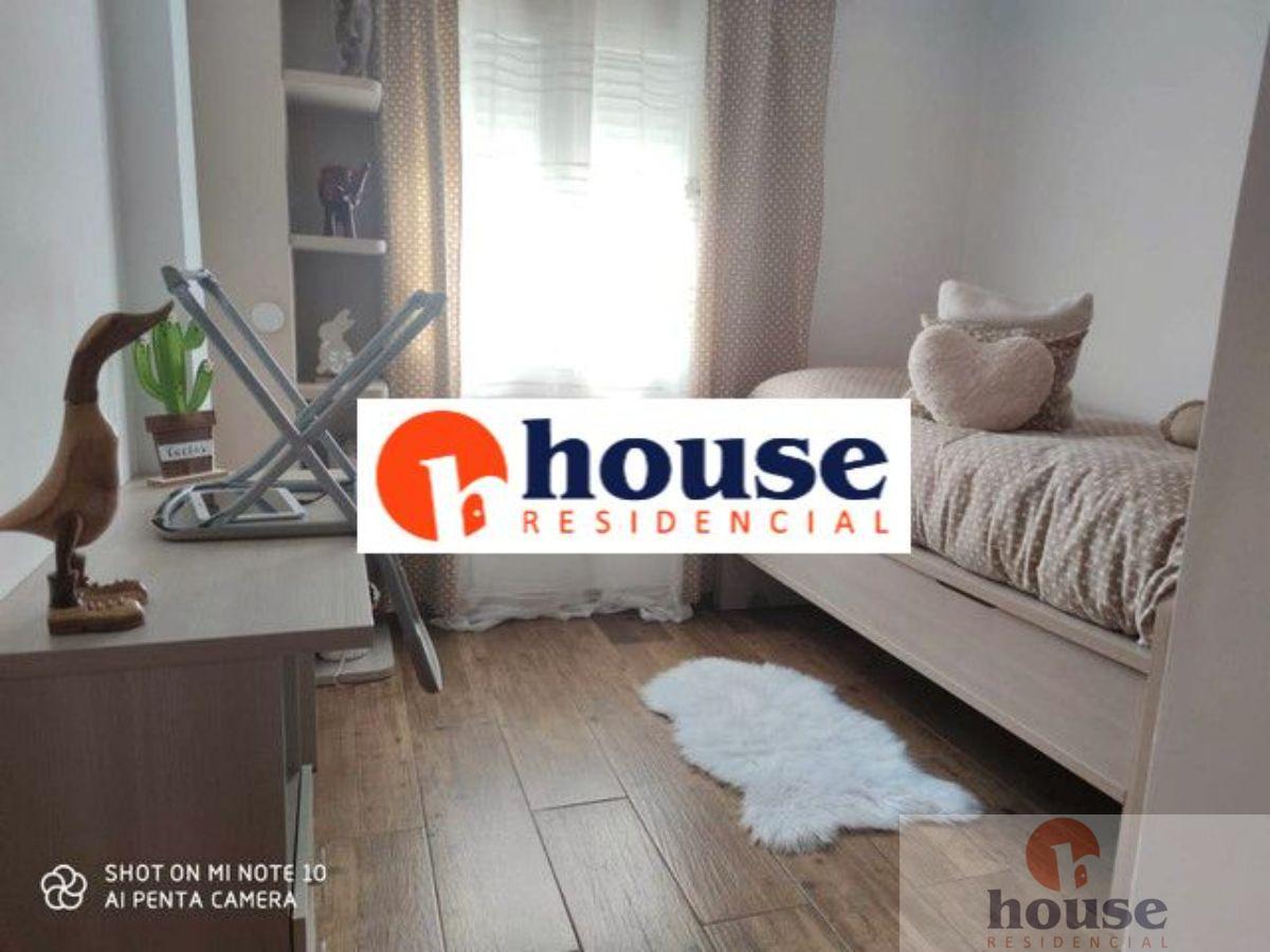 For sale of flat in Córdoba