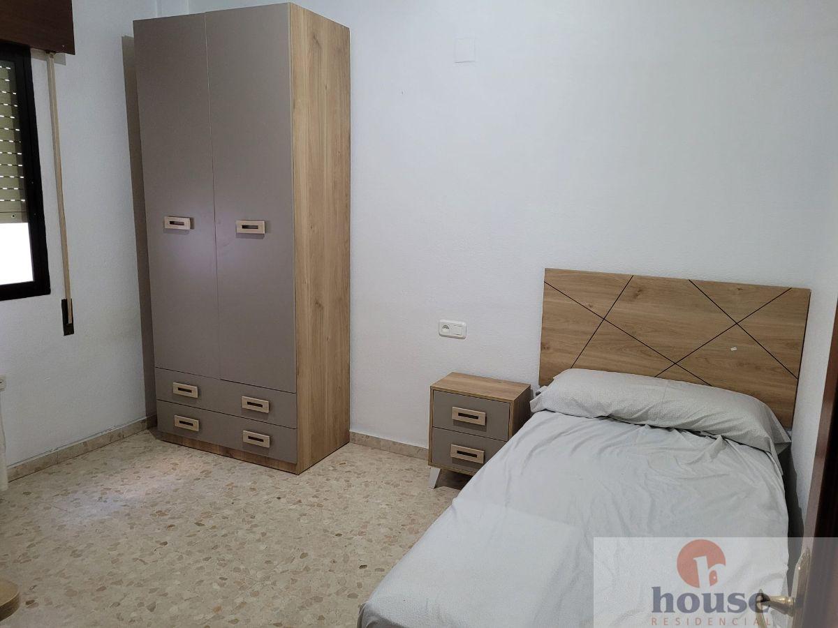 For sale of flat in Córdoba
