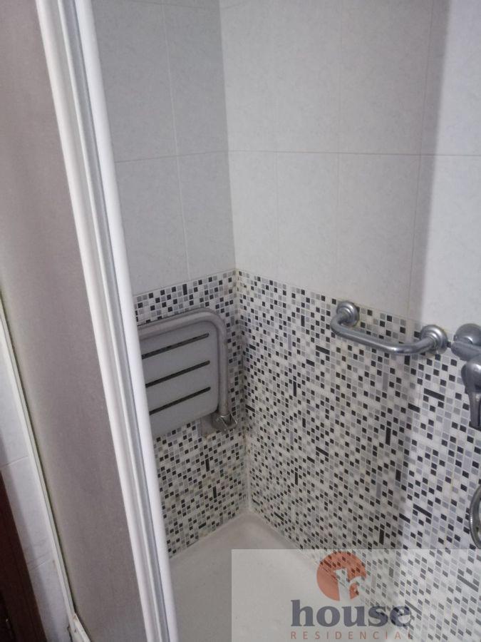 For sale of flat in Córdoba
