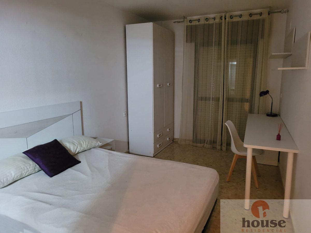 For sale of flat in Córdoba