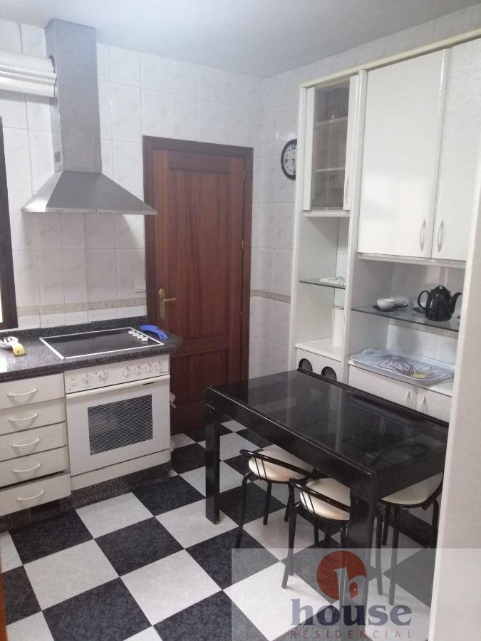 For sale of flat in Córdoba