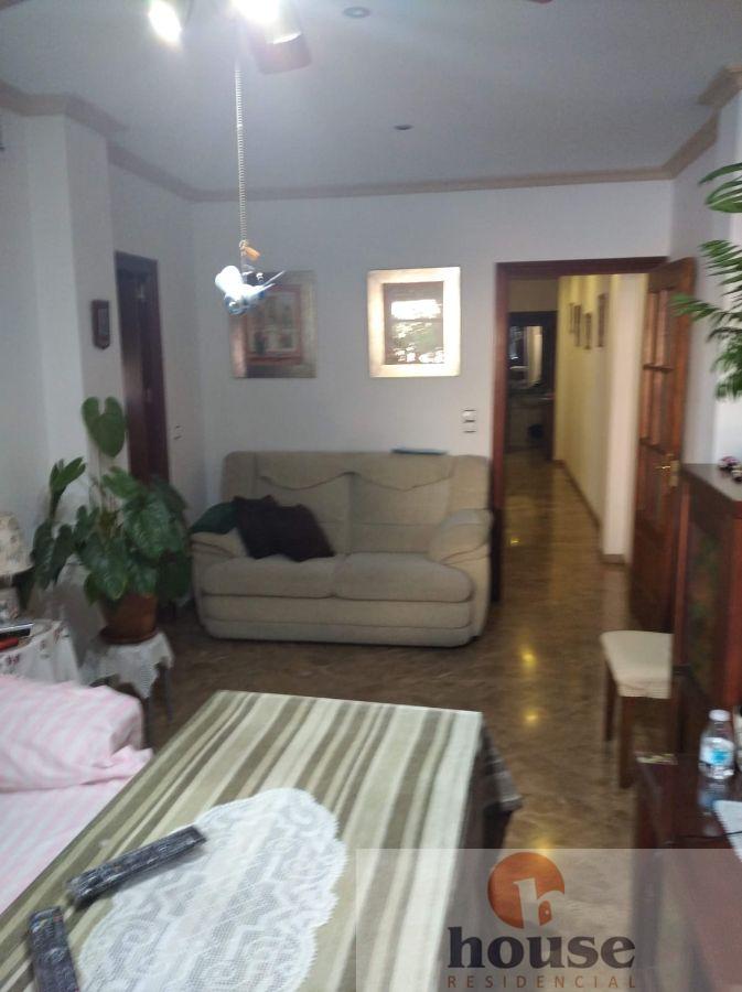 For sale of flat in Córdoba