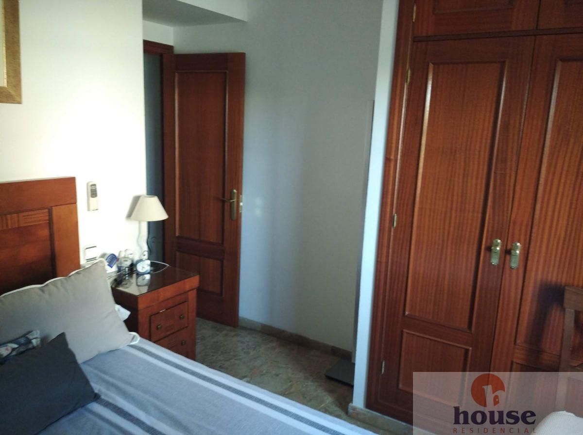 For sale of flat in Córdoba