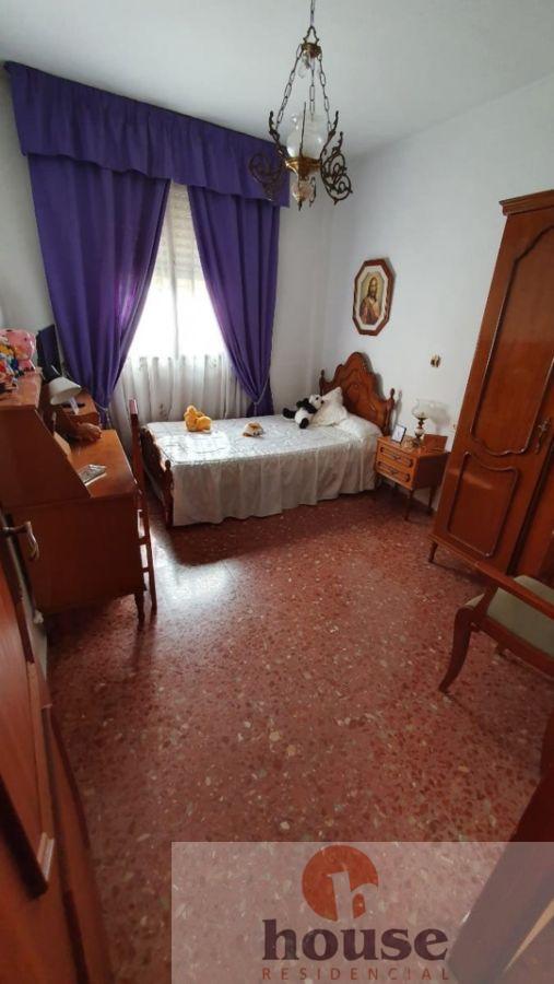 For sale of flat in Córdoba