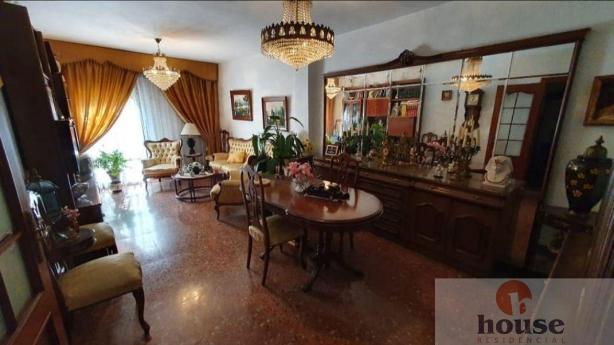 For sale of flat in Córdoba