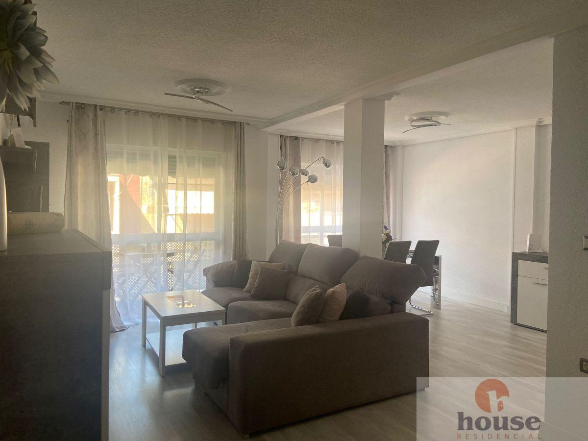 For sale of flat in Córdoba