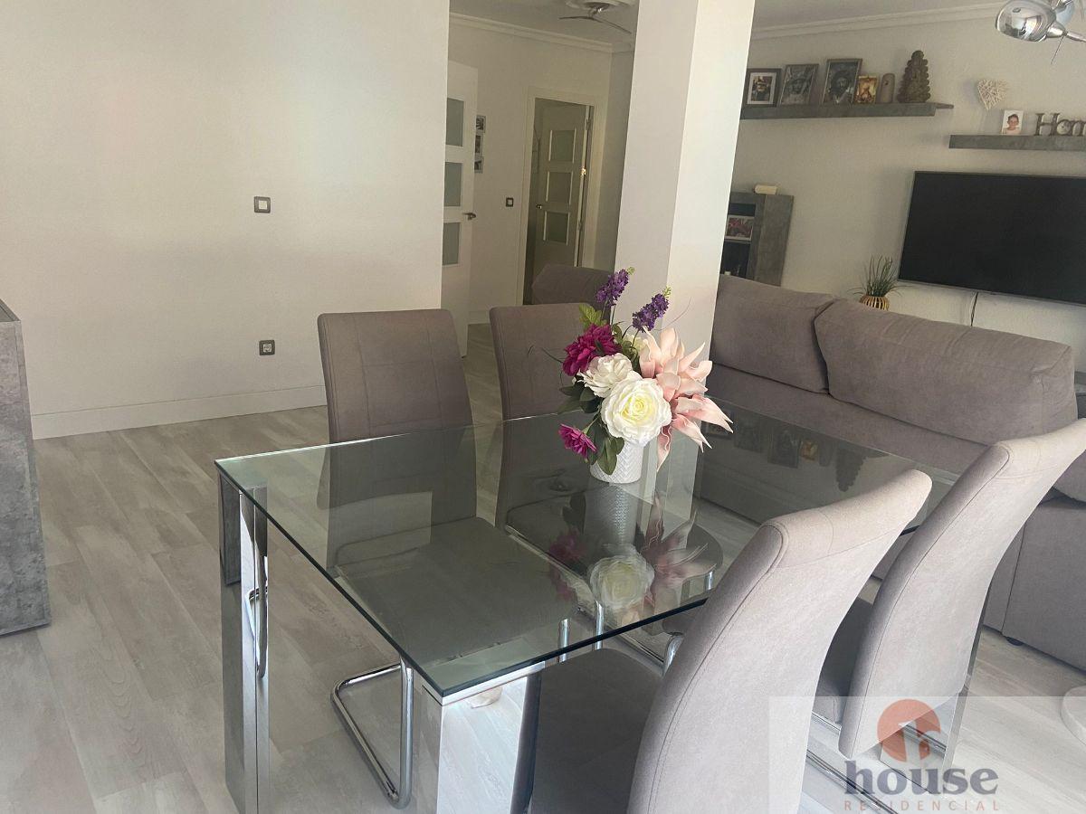 For sale of flat in Córdoba