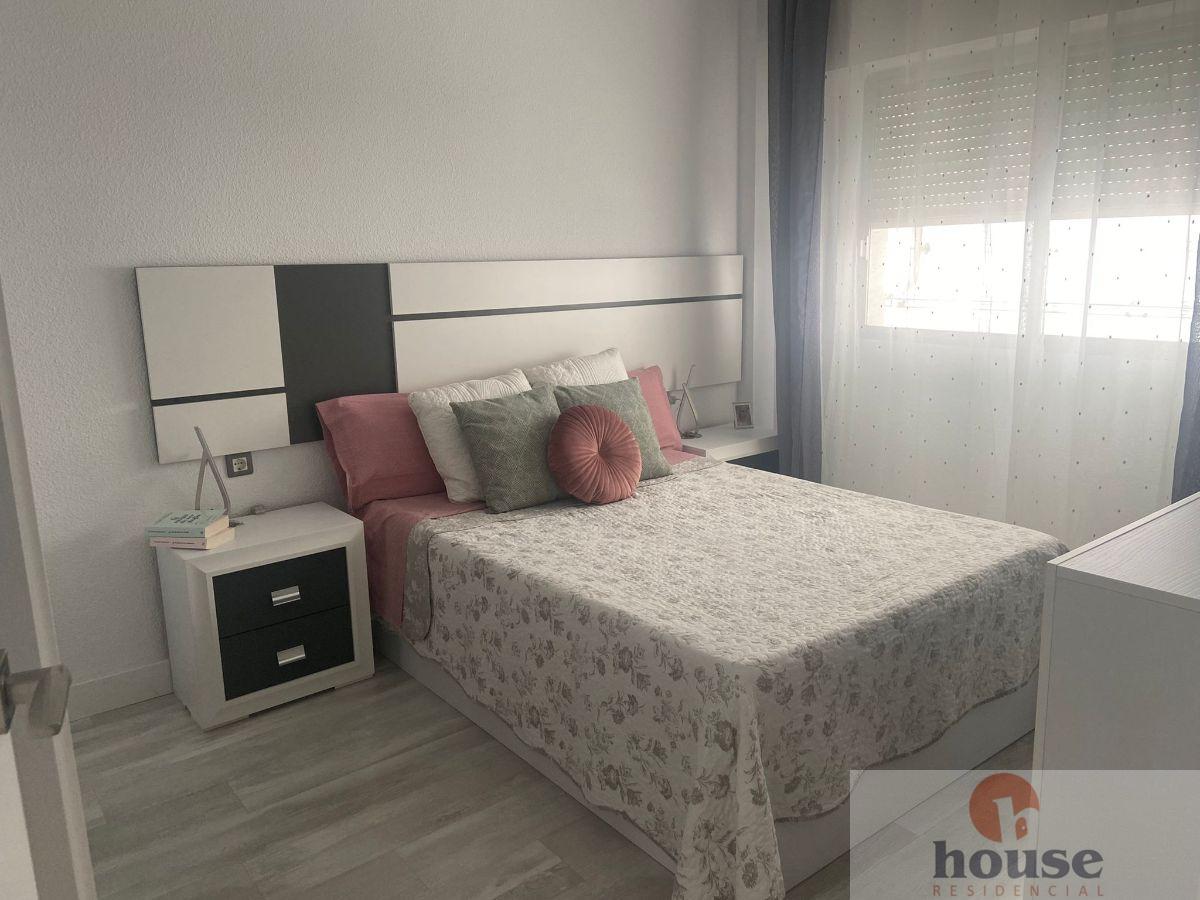 For sale of flat in Córdoba