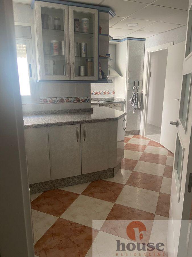 For sale of flat in Córdoba