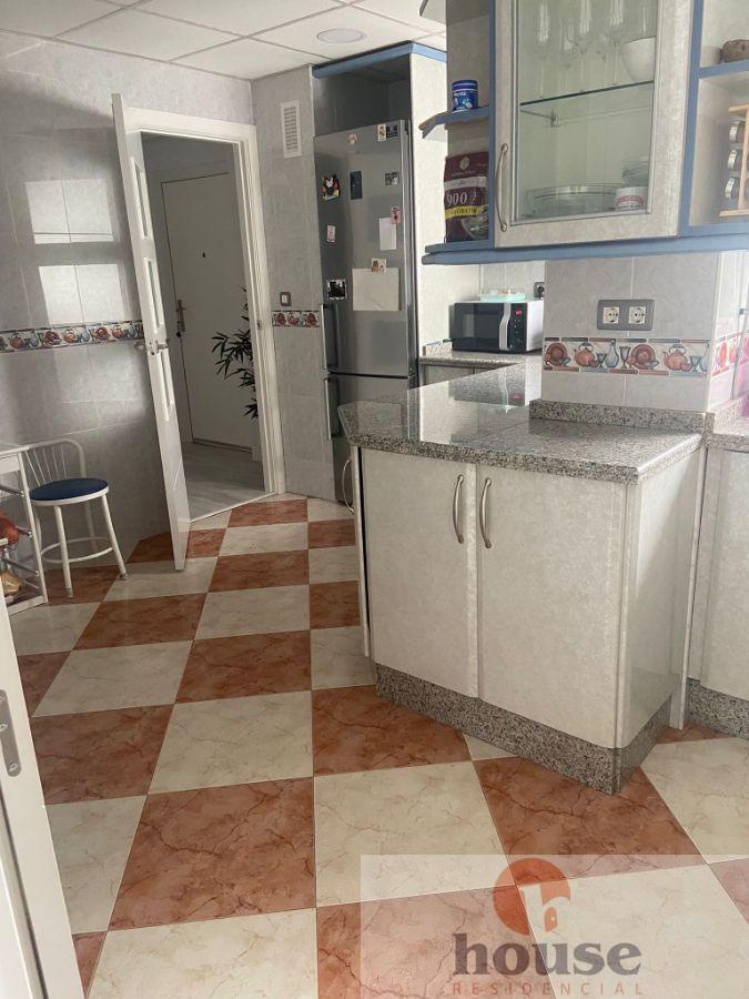 For sale of flat in Córdoba