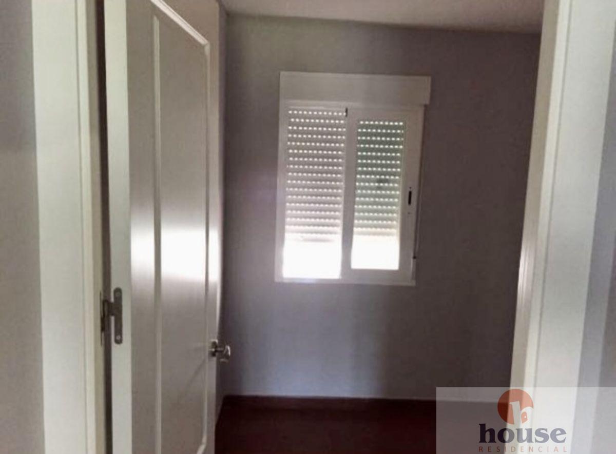 For sale of flat in Córdoba