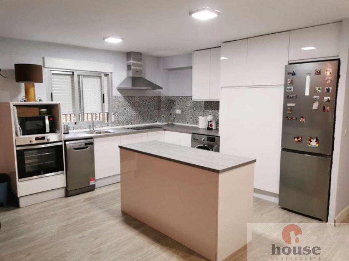 For sale of flat in Córdoba