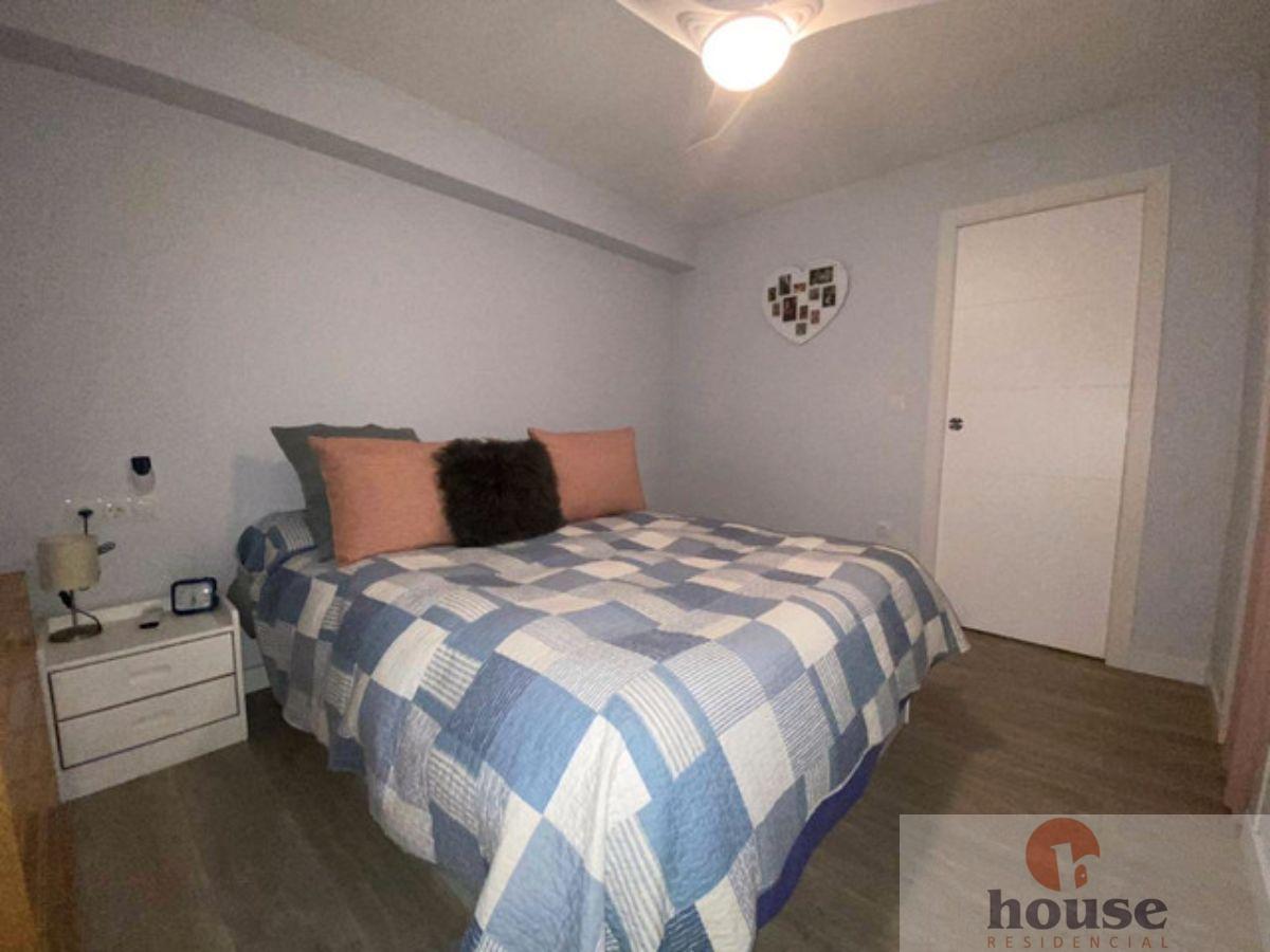 For sale of flat in Córdoba