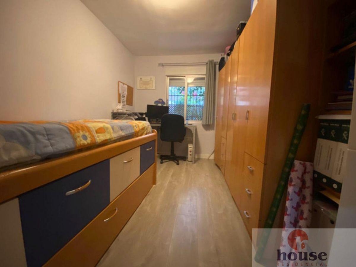 For sale of flat in Córdoba