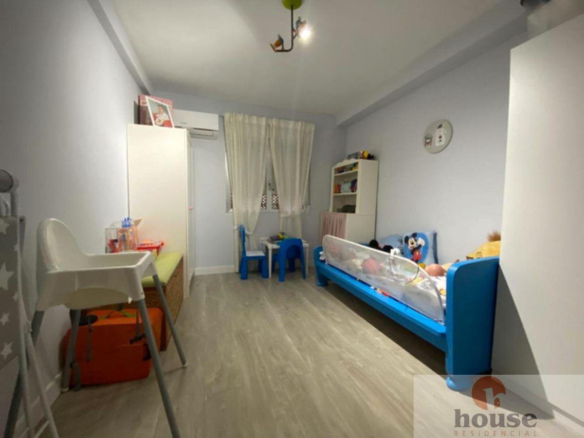 For sale of flat in Córdoba