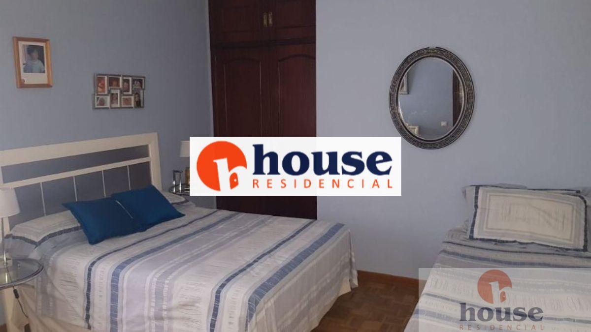 For sale of flat in Córdoba