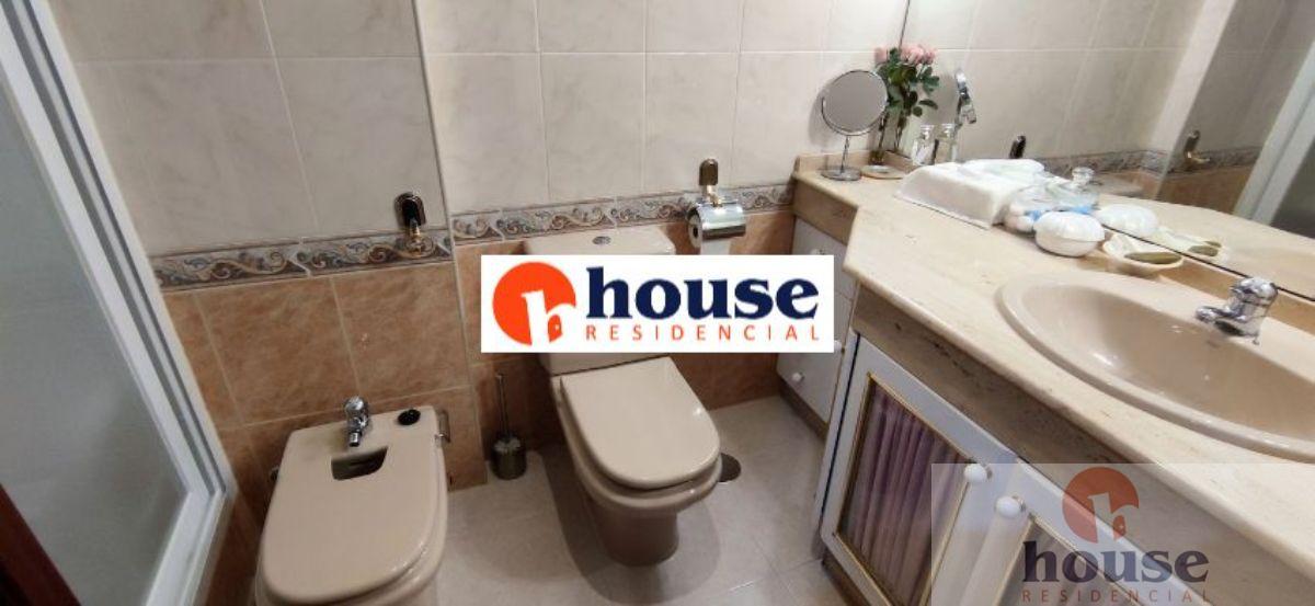 For sale of flat in Córdoba