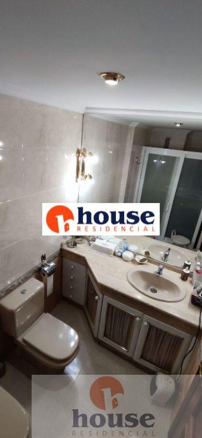 For sale of flat in Córdoba