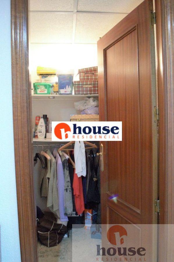 For sale of flat in Córdoba