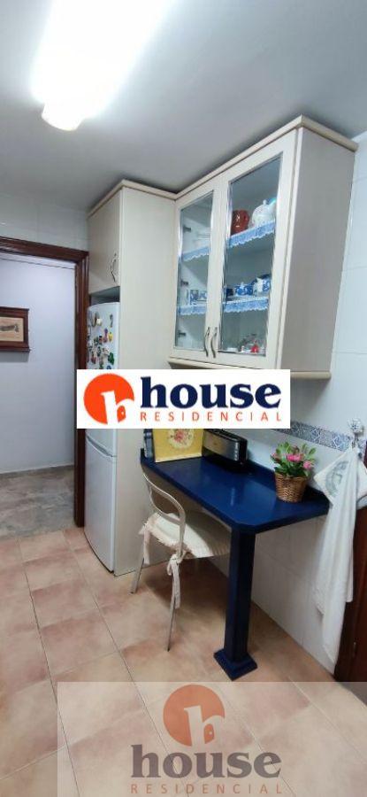 For sale of flat in Córdoba