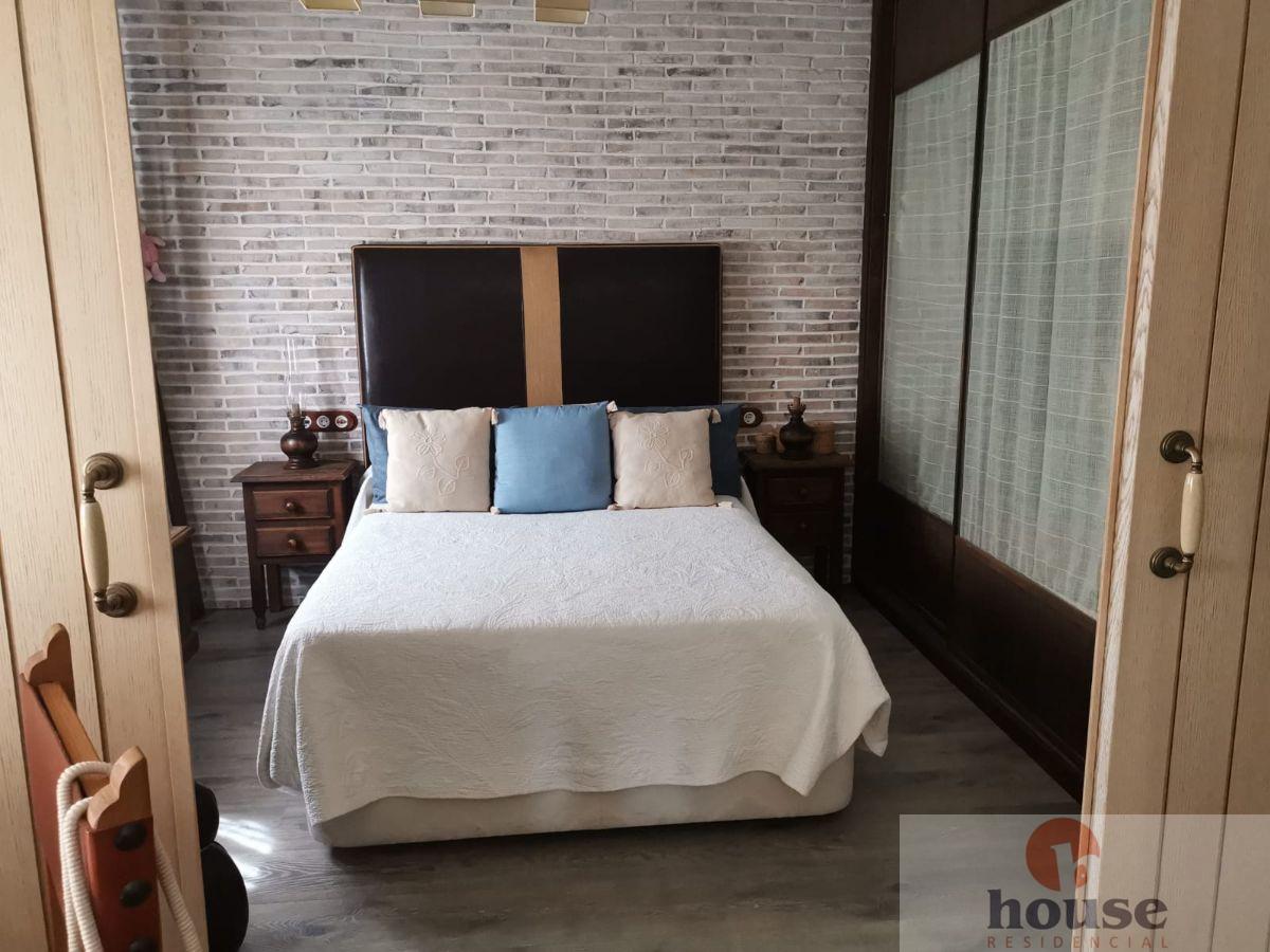 For sale of flat in Córdoba