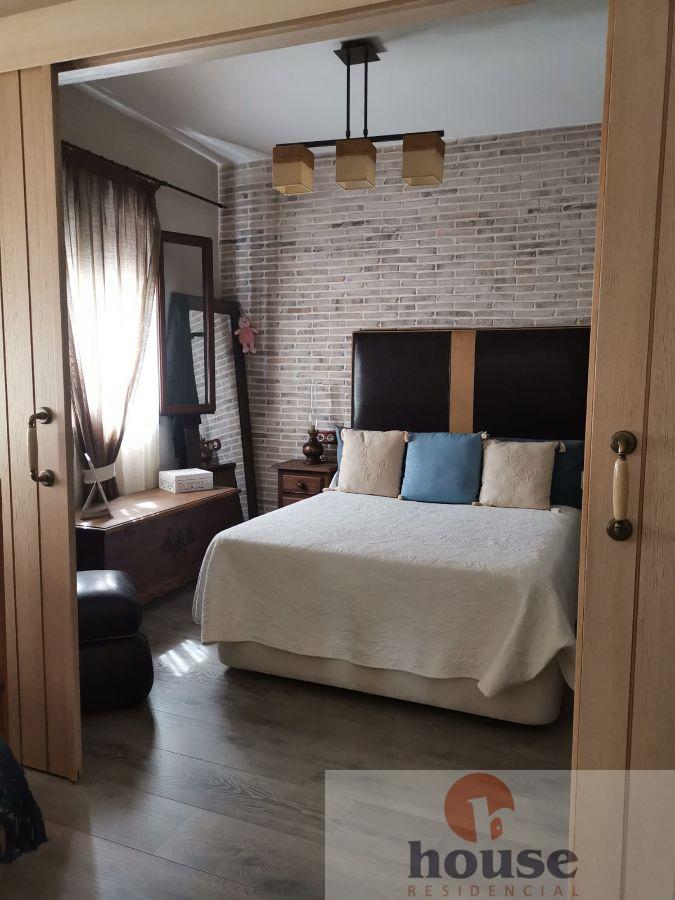 For sale of flat in Córdoba