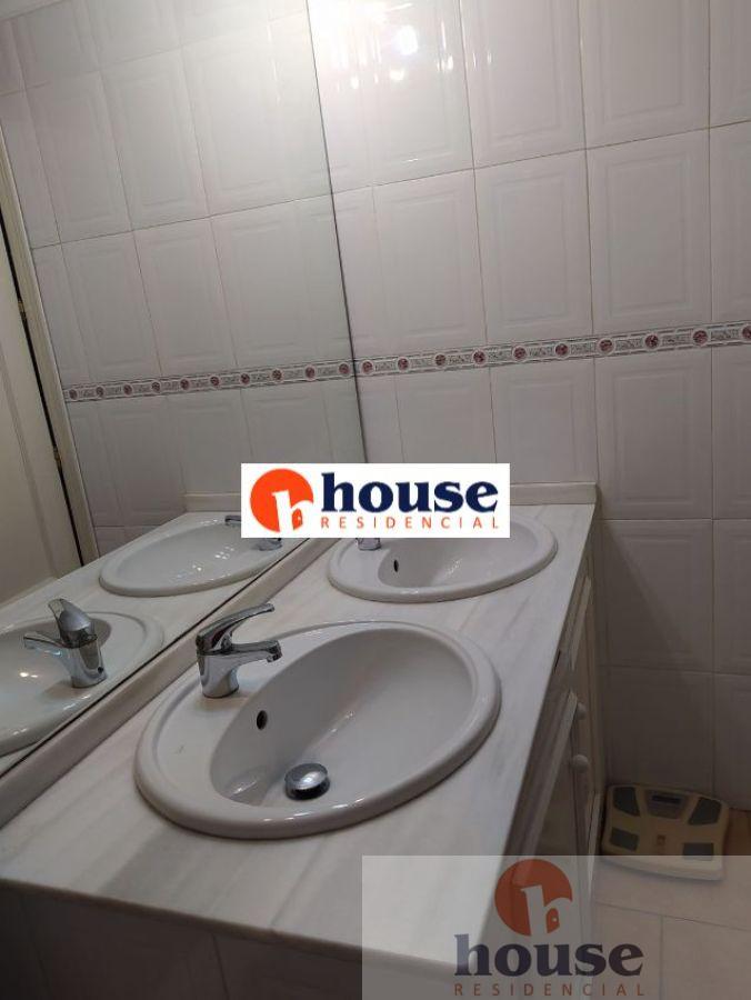 For sale of flat in Córdoba