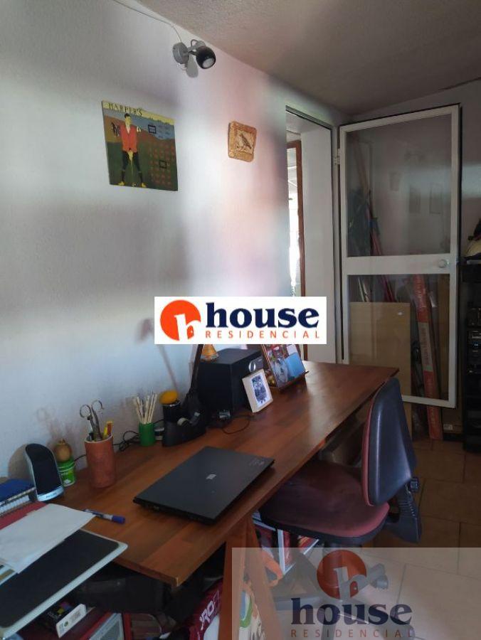 For sale of flat in Córdoba