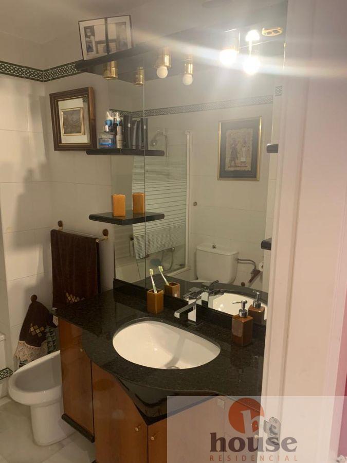 For sale of flat in Córdoba