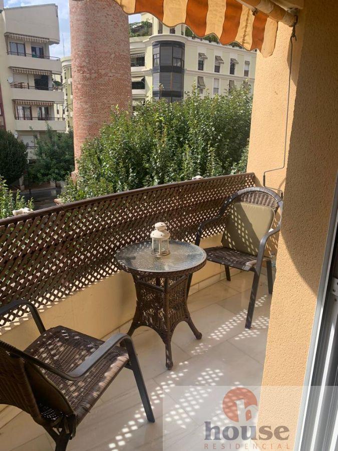 For sale of flat in Córdoba