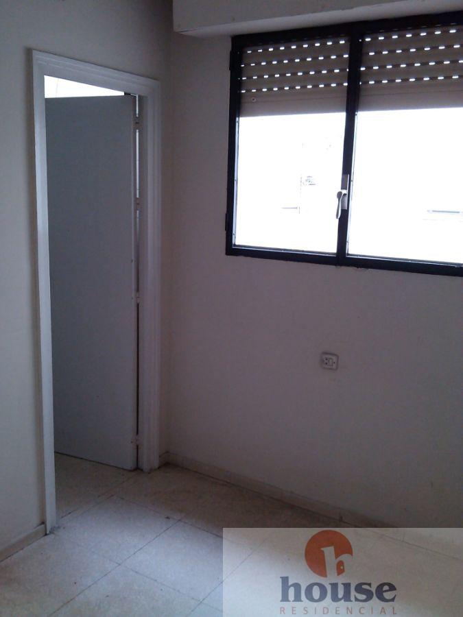 For sale of flat in Córdoba
