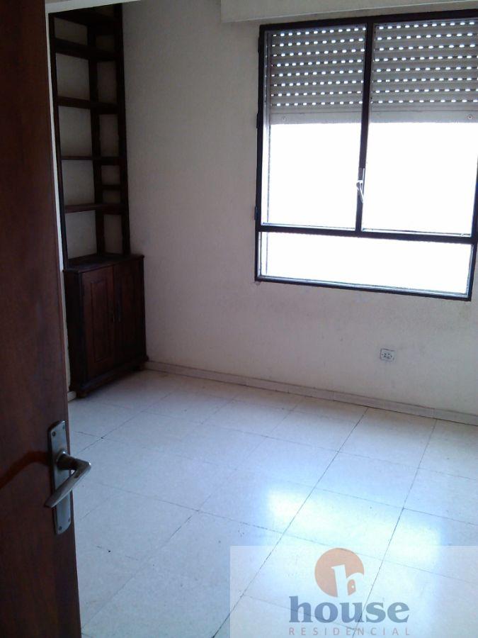 For sale of flat in Córdoba