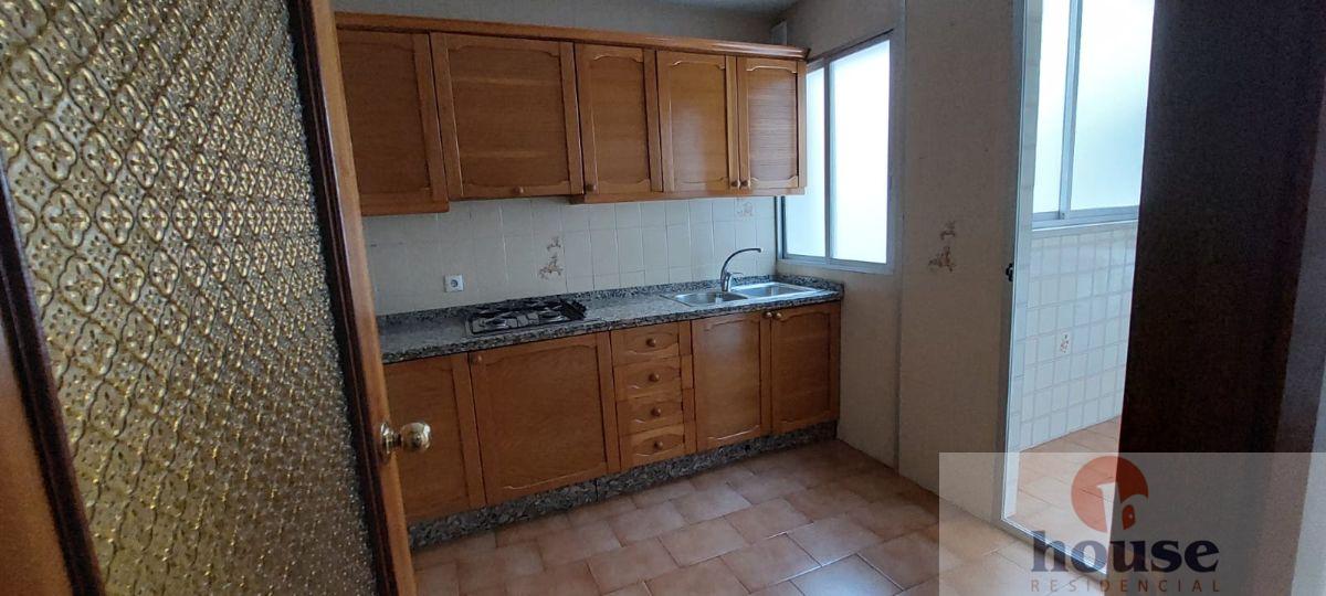 For sale of flat in Córdoba
