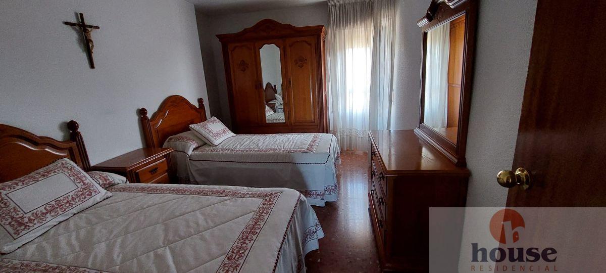 For sale of flat in Córdoba