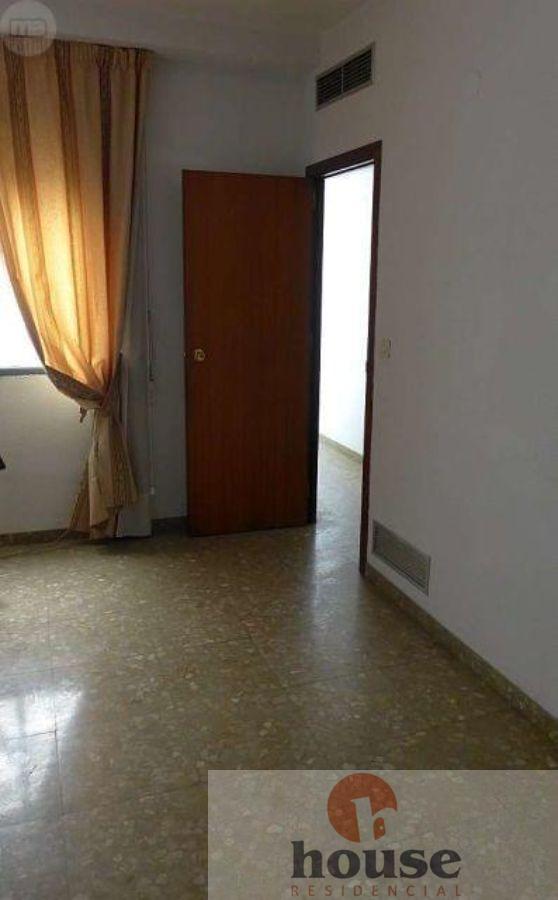 For sale of flat in Córdoba