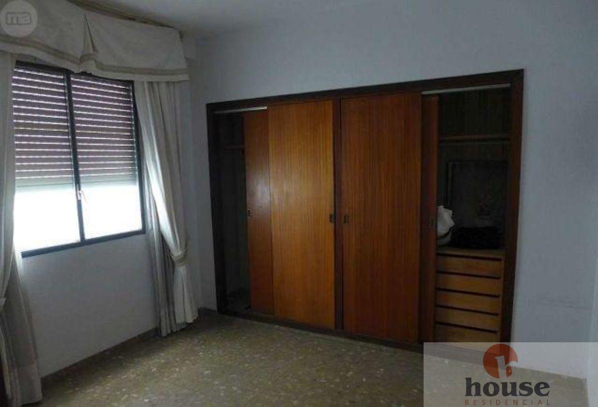 For sale of flat in Córdoba