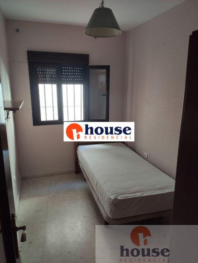 For sale of flat in Córdoba