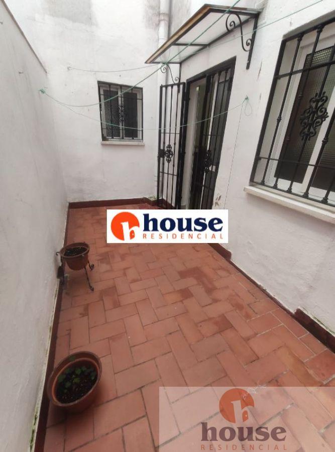 For sale of flat in Córdoba