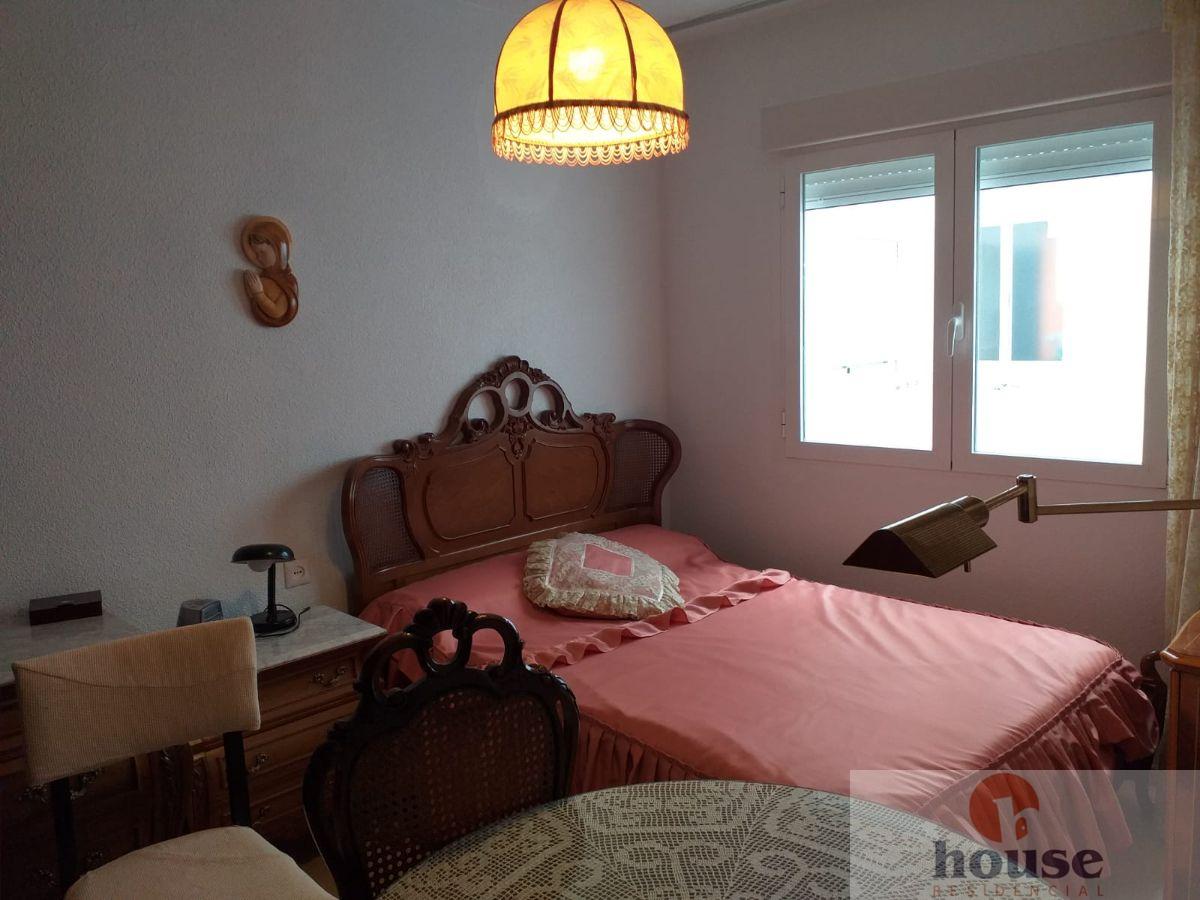 For sale of flat in Córdoba