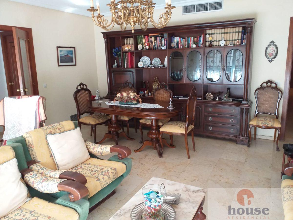 For sale of flat in Córdoba