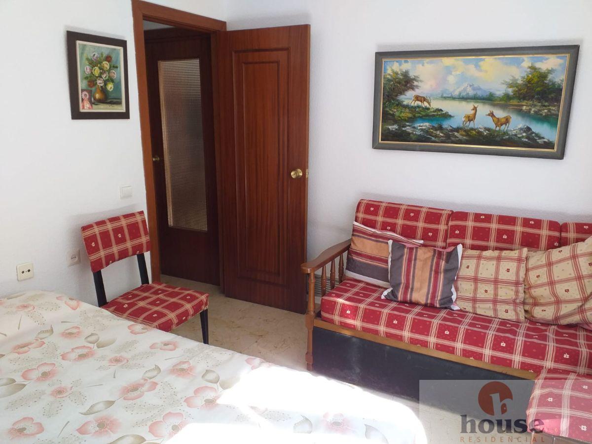 For sale of flat in Córdoba