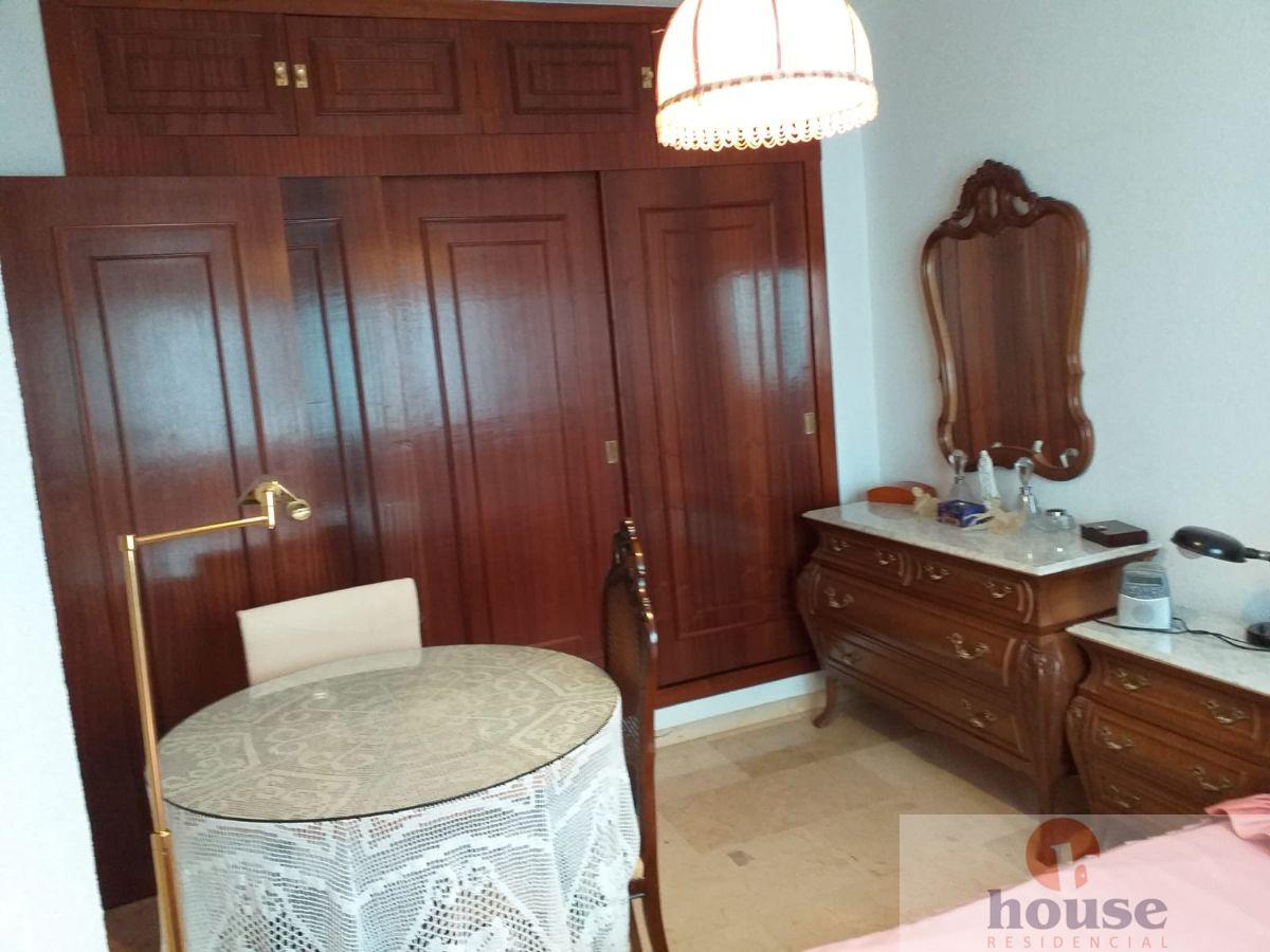 For sale of flat in Córdoba