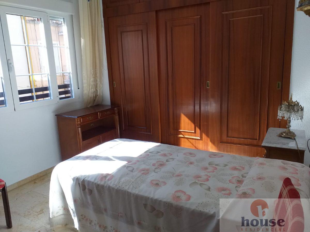 For sale of flat in Córdoba