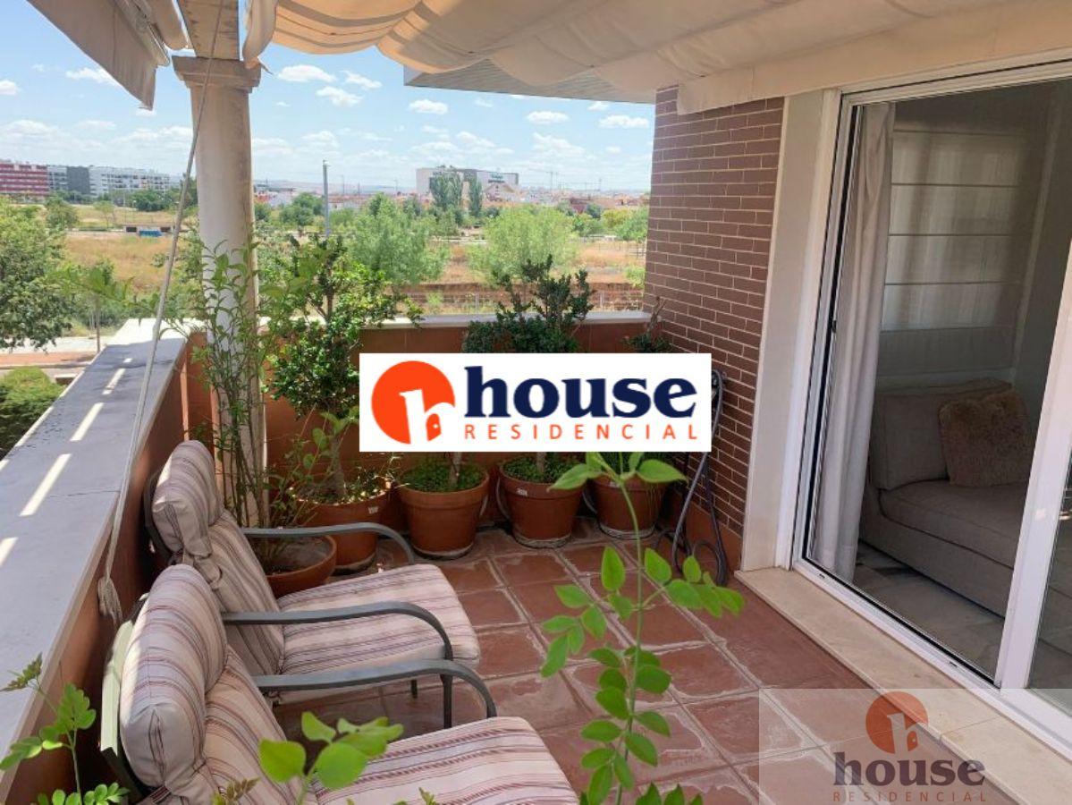 For sale of flat in Córdoba