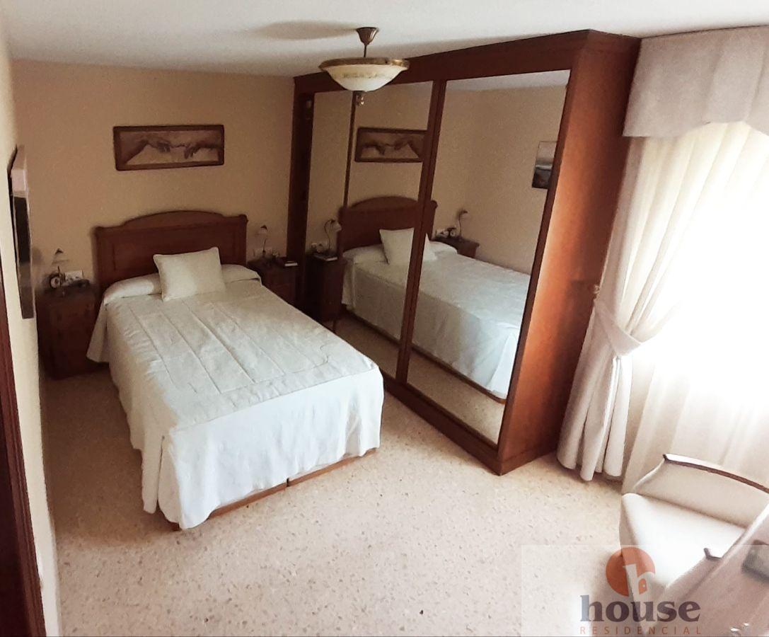For sale of flat in Córdoba
