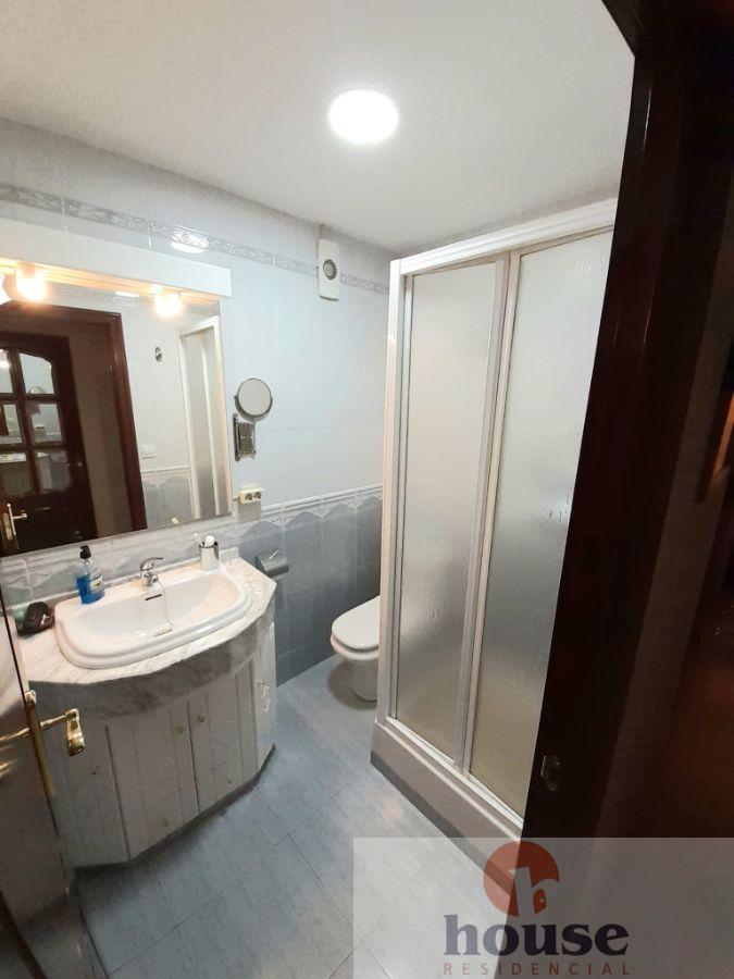 For sale of flat in Córdoba