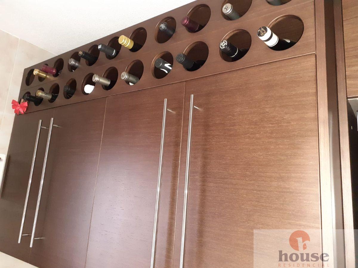 For sale of flat in Córdoba